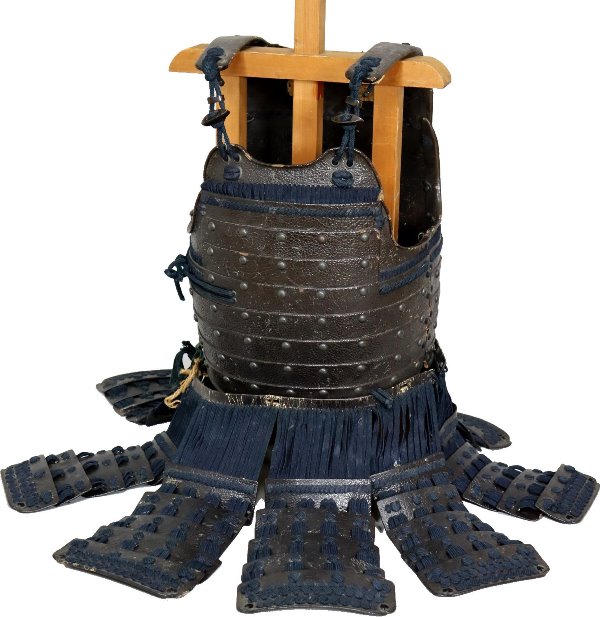 甲冑　鉄皺革包鋲綴桶側二枚胴　Japanese armor
